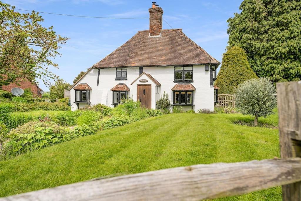 Local Walks Pub Gardens Pet Friendly Landscaped Gardens And Free Private Parking Villa Doddington  Kültér fotó
