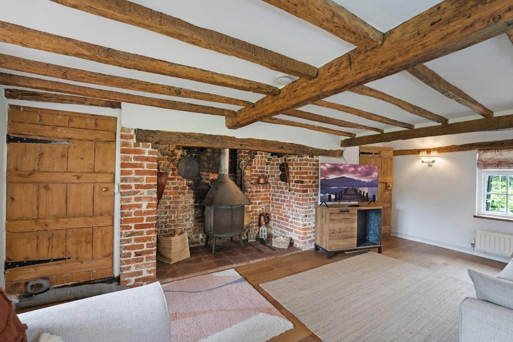 Local Walks Pub Gardens Pet Friendly Landscaped Gardens And Free Private Parking Villa Doddington  Kültér fotó