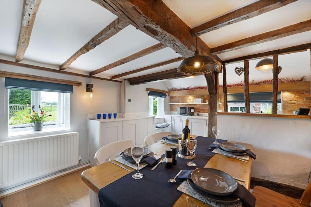 Local Walks Pub Gardens Pet Friendly Landscaped Gardens And Free Private Parking Villa Doddington  Kültér fotó