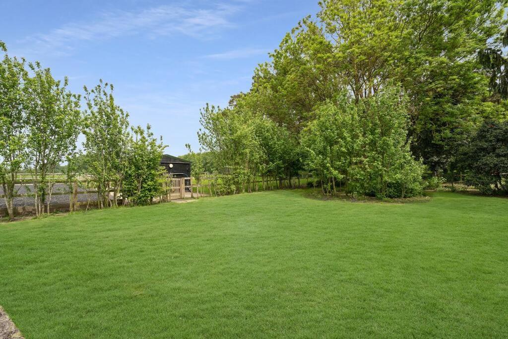 Local Walks Pub Gardens Pet Friendly Landscaped Gardens And Free Private Parking Villa Doddington  Kültér fotó